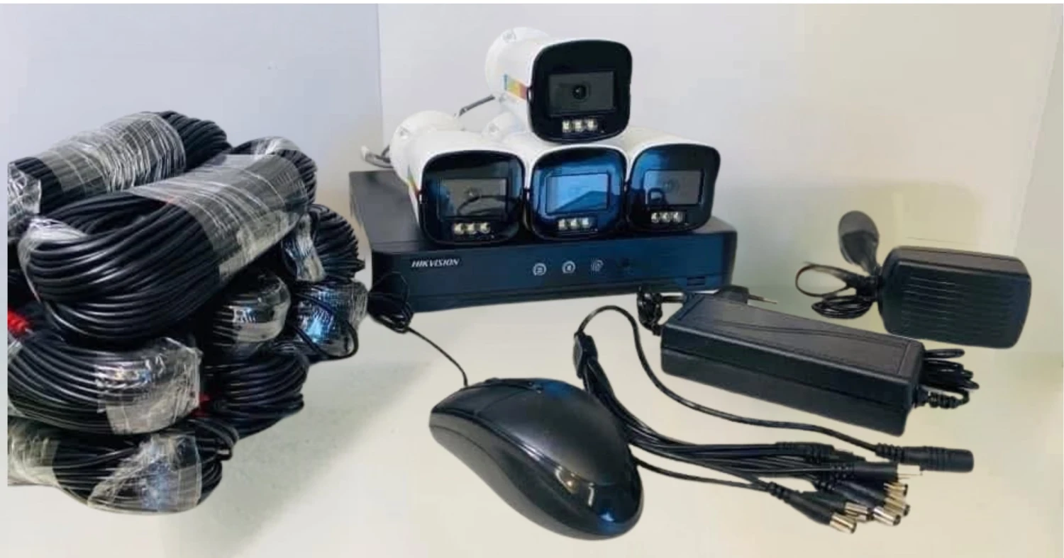 KIT VIDÉO SURVEILLANCE XVR ET 4 CAMERAS 5MP COLORVU